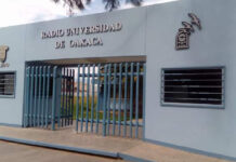 Radio Universidad fue fundada el 4 de octubre de 1964, durante el rectorado de Alberto Canseco Ruiz.