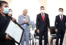 El gobernador Alejandro Murat y la secretaria de Gobernación, Olga Sánchez Cordero, junto con el Fiscal General, Rubén Vasconcelos Méndez, entregaron reconocimientos a 39 Agentes del Ministerio Público y a dos Unidades de Investigación de Oaxaca.