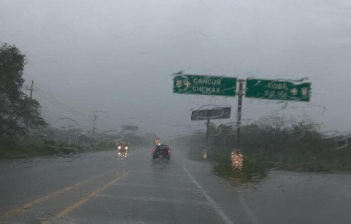 El SMN informó que continuarán las fuertes lluvias en Campeche, Tabasco y Yucatán. Foto tomada del Twitter @GobYucatan.