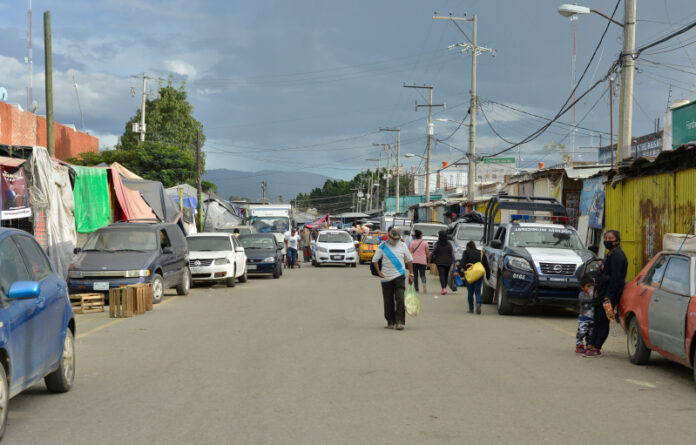 240 comerciantes no se instalaron en vendimia por la temporada de Día de Muertos, acatando la determinación del gobierno municipal.