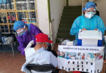 Arrancó vacunación a adultos mayores en la Agencia Dolores, por personal del Centro de Salud de Volcanes.