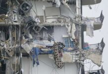 Parte del edificio colapsado la madrugada de ayer en Surfside, Florida. Foto: Ap.