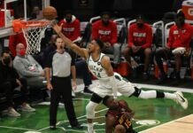 Giannis Antetokounmpo durante el encuentro. Foto: Afp.