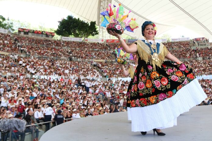 Las celebraciones de la Guelaguetza se realizan en julio con eventos gastronómicos, artísticos y folklóricos. Foto Jorge A. Pérez Alfonso / Archivo.